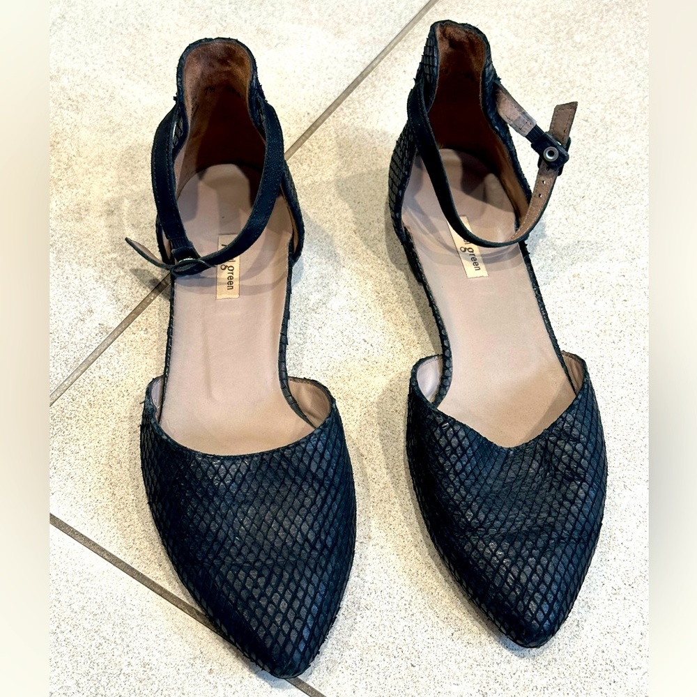 Paul Green black snakeskin leather Sadie Quarter Strap Flat shoe. size 8.5